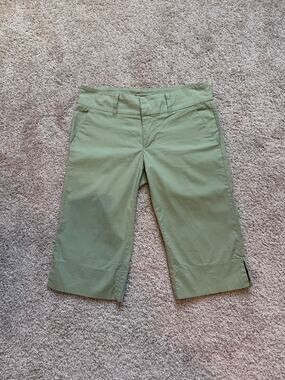 Billy Blues Sage Green Cropped Capri Pants Women's Size 3/4 Stretch Y2K Coastal